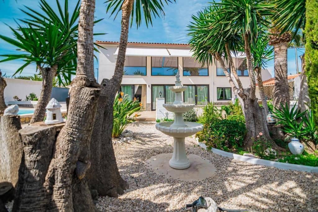 4 makuuhuone Huvila myytävänä paikassa Albir mukana uima-altaan 
autotalli - 1 290 000 € (Ref: 7460104)