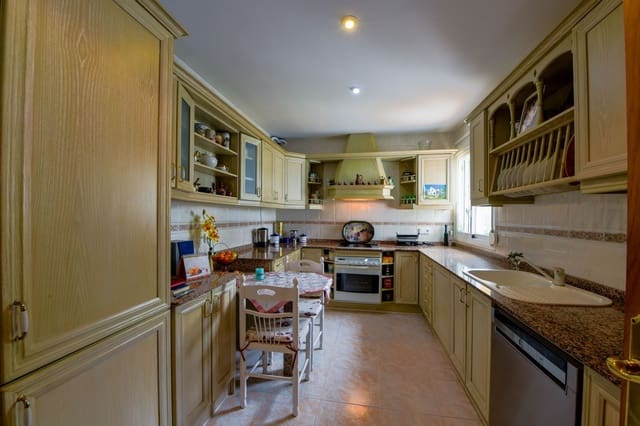 4 bedroom Villa for sale in Albir, Alfaz del Pi / L'Alfàs del Pi with garage - € 725,000 (Ref: 7463190)