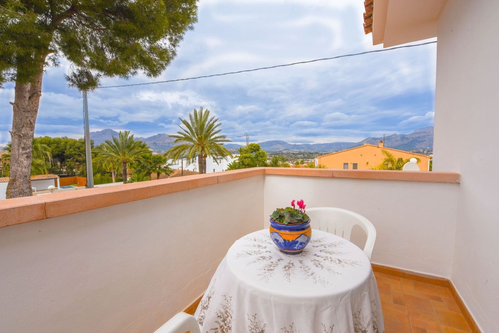 4 bedroom Villa for sale in Albir with garage - € 725,000 (Ref: 7463190)