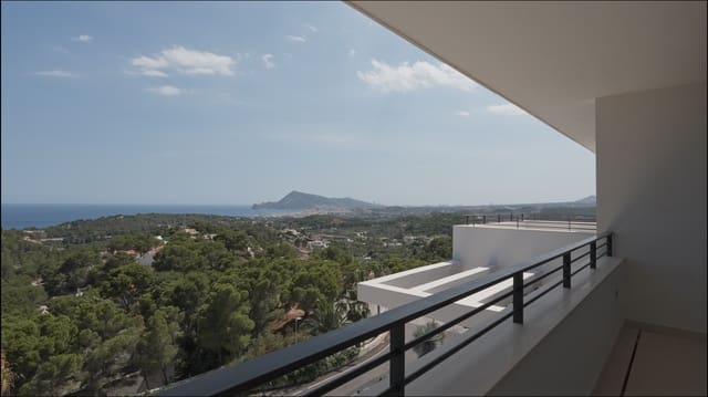 6 bedroom Villa for sale in Altea with pool garage - € 2,875,000 (Ref: 7701715)