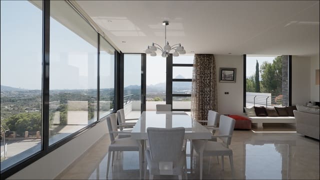 6 bedroom Villa for sale in Altea with pool garage - € 2,875,000 (Ref: 7701715)