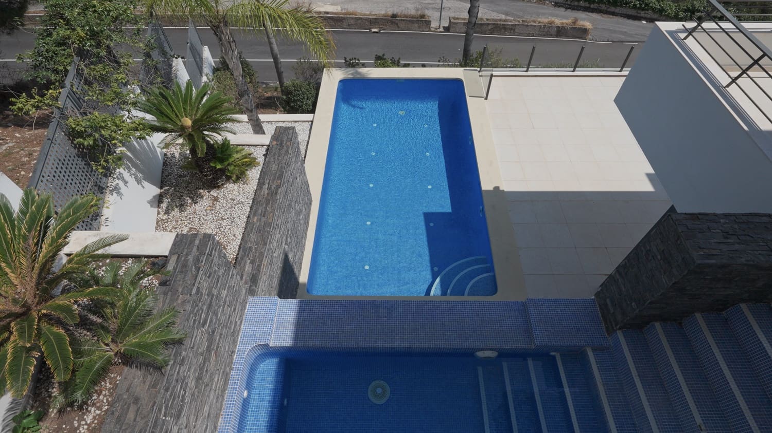 6 bedroom Villa for sale in Altea with pool garage - € 2,875,000 (Ref: 7701715)