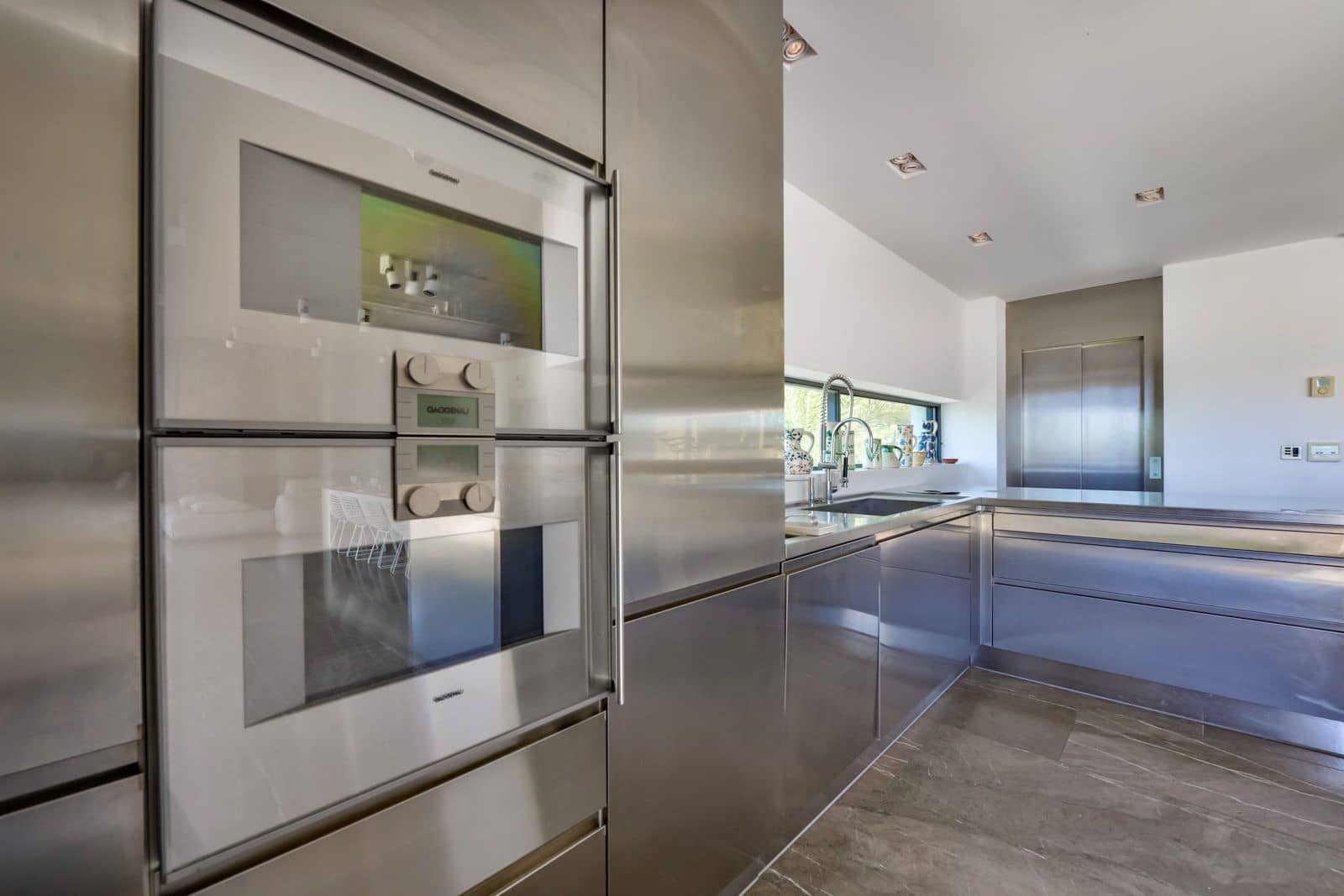 5 bedroom Villa for sale in Altea with pool garage - € 5,900,000 (Ref: 7736657)