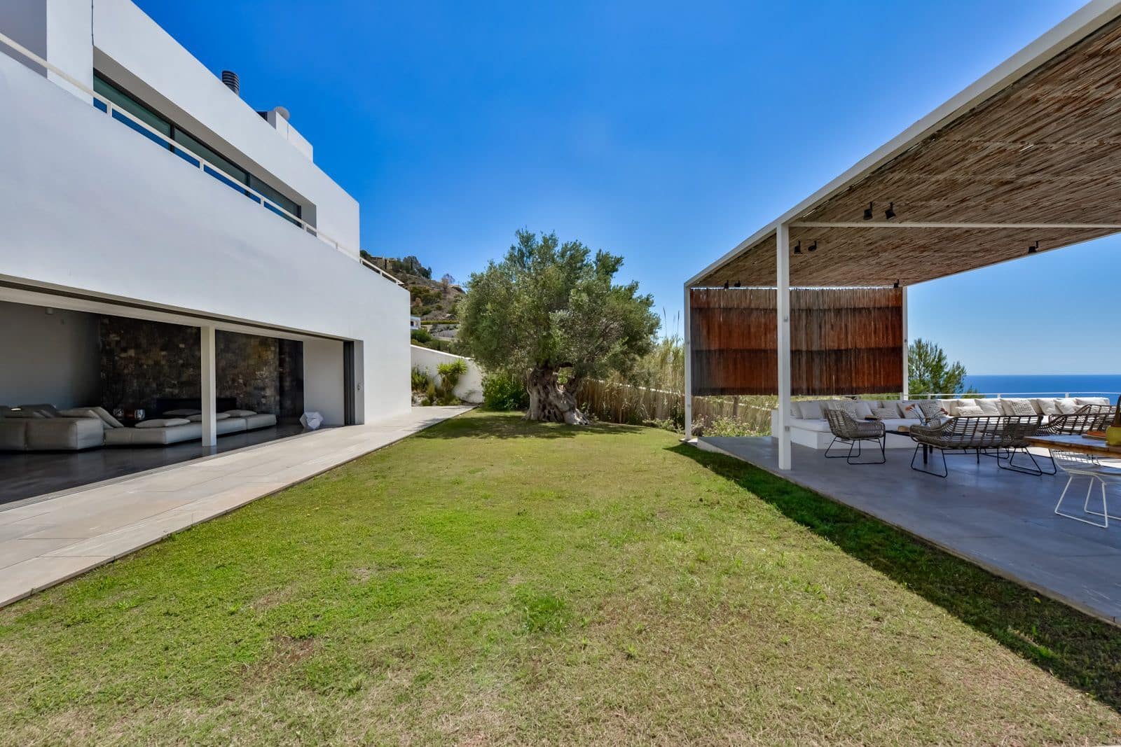5 bedroom Villa for sale in Altea with pool garage - € 5,900,000 (Ref: 7736657)