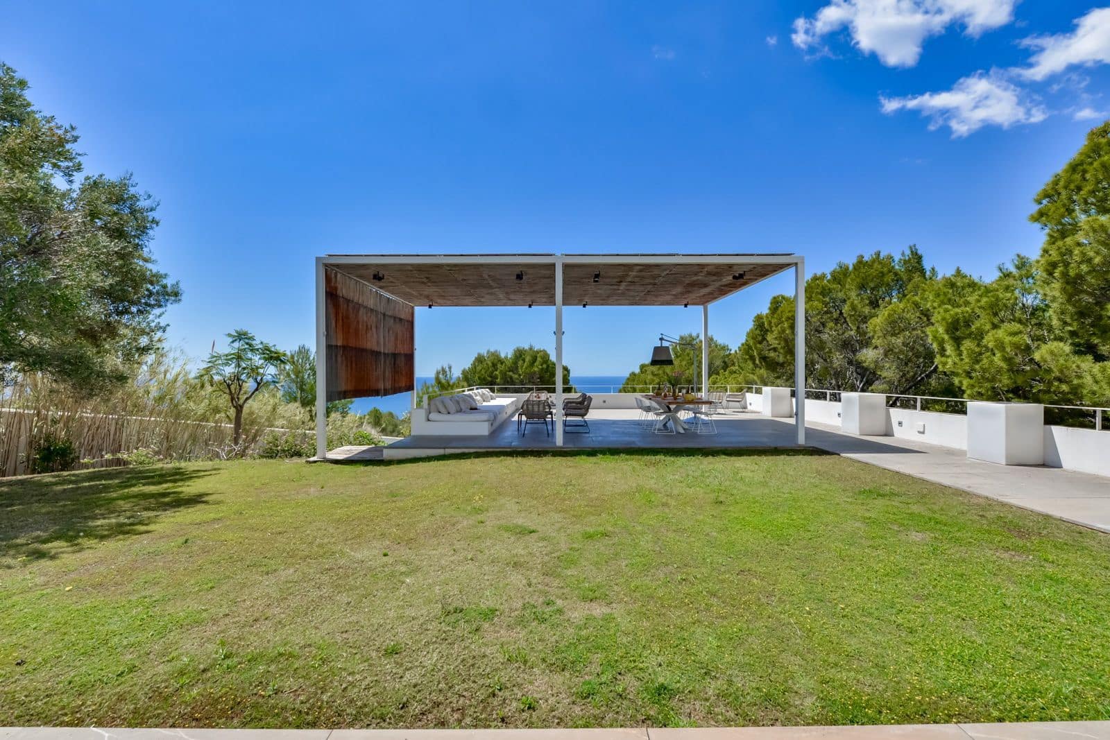 5 bedroom Villa for sale in Altea with pool garage - € 5,900,000 (Ref: 7736657)