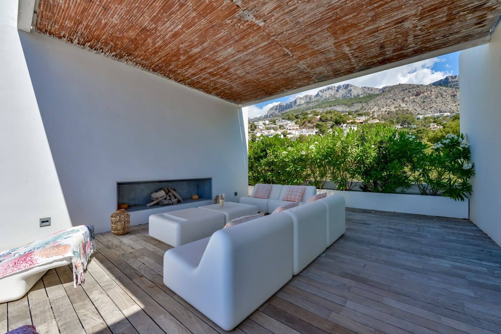 5 bedroom Villa for sale in Altea with pool garage - € 5,900,000 (Ref: 7736657)