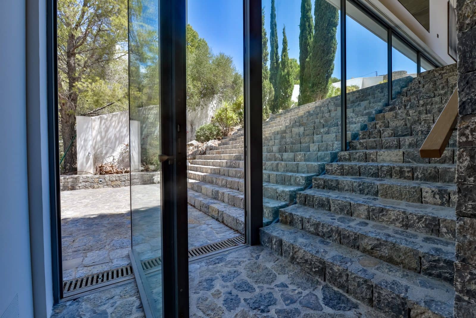 5 bedroom Villa for sale in Altea with pool garage - € 5,900,000 (Ref: 7736657)