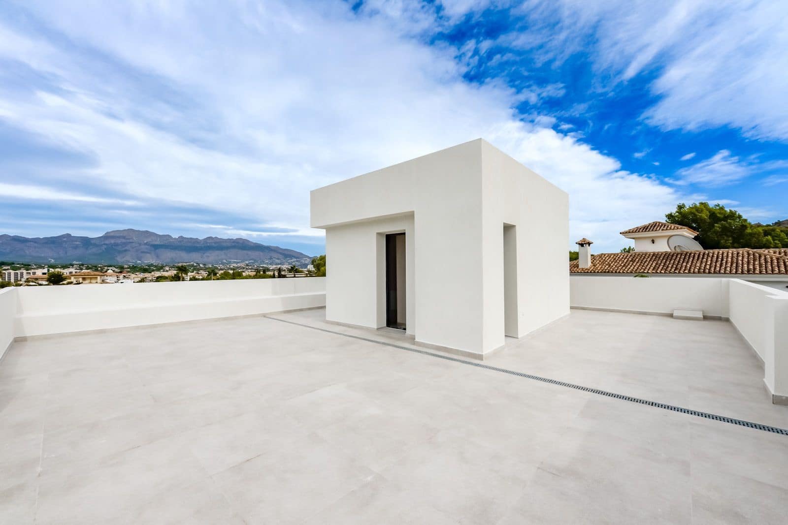 4 soveværelse Villa til salg i Albir med swimmingpool garage - € 1.250.000 (Ref: 7883007)