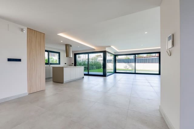 4 soveværelse Villa til salg i Albir, Alfaz del Pi / L'Alfàs del Pi med swimmingpool garage - € 1.250.000 (Ref: 7883007)