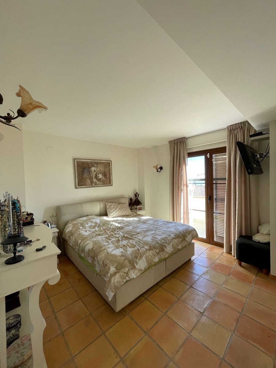 Chalet de 4 habitaciones en Finestrat en venta con piscina garaje - 649.000 € (Ref: 7954141)