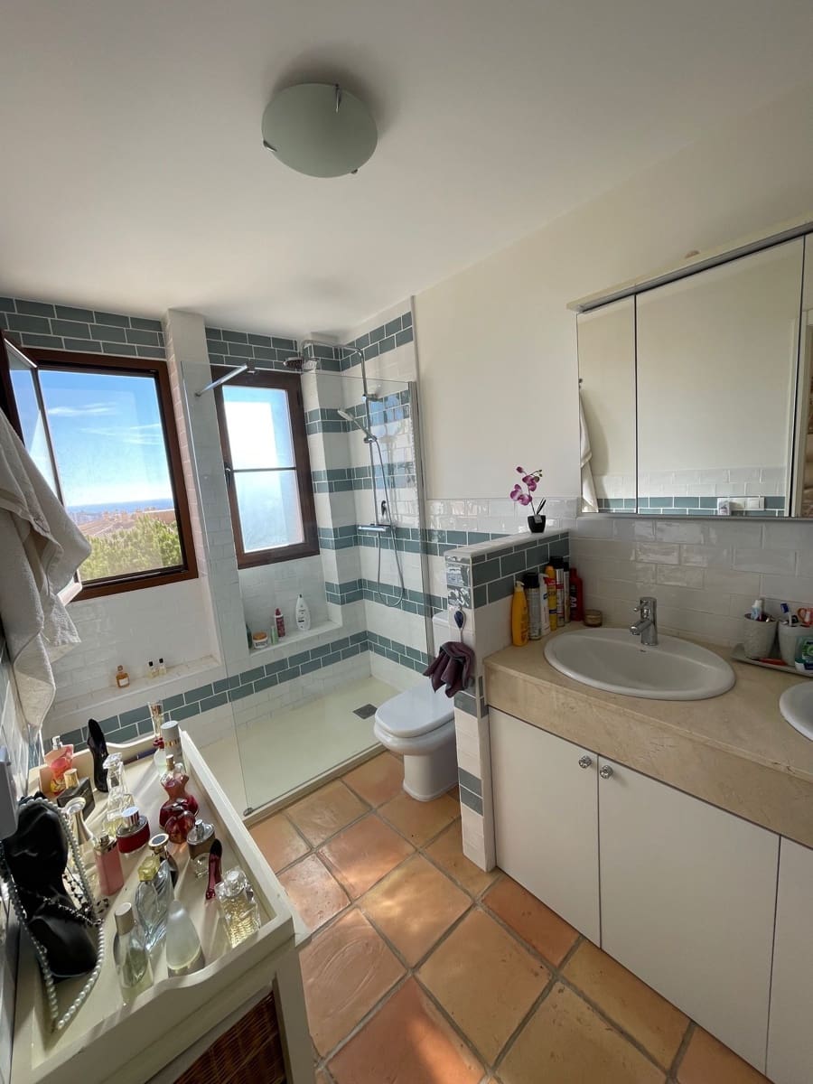 Chalet de 4 habitaciones en Finestrat en venta con piscina garaje - 649.000 € (Ref: 7954141)