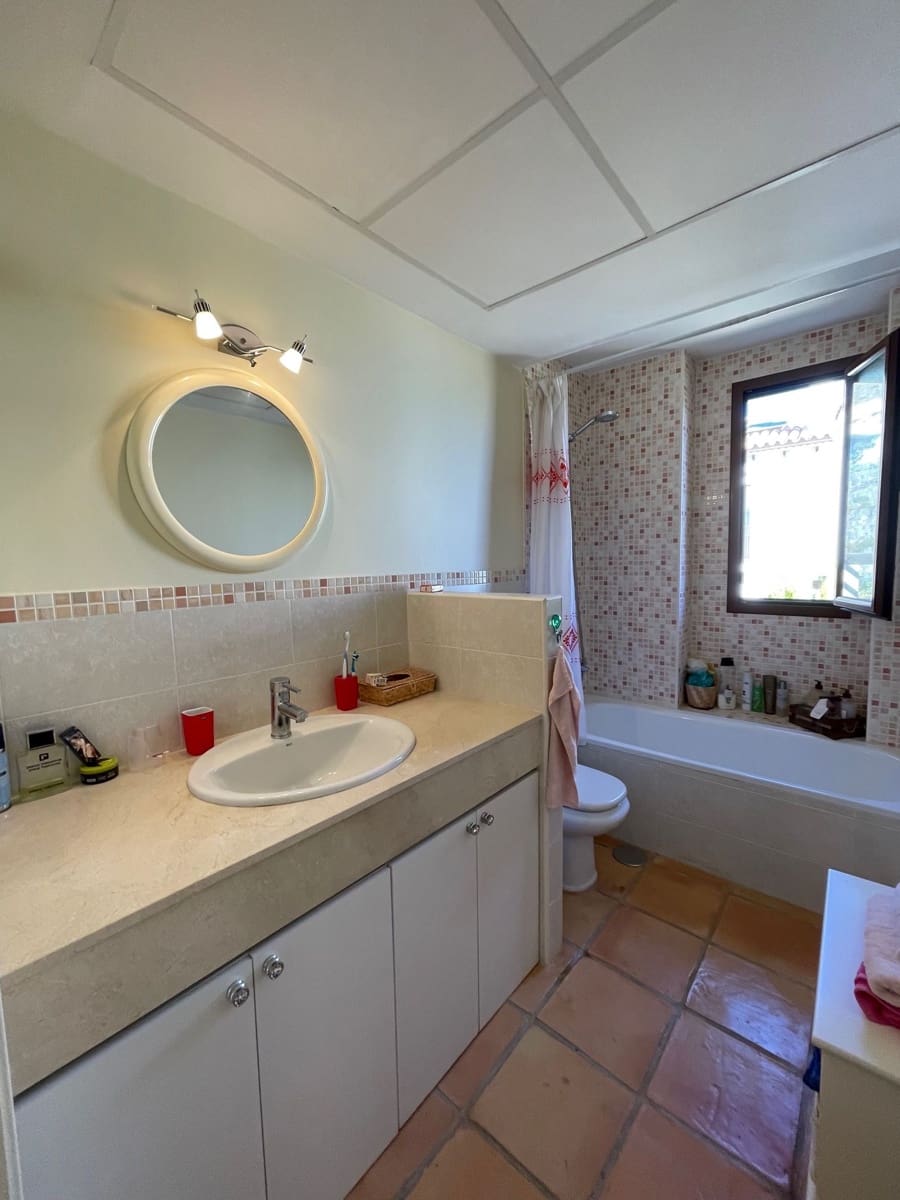 Chalet de 4 habitaciones en Finestrat en venta con piscina garaje - 649.000 € (Ref: 7954141)