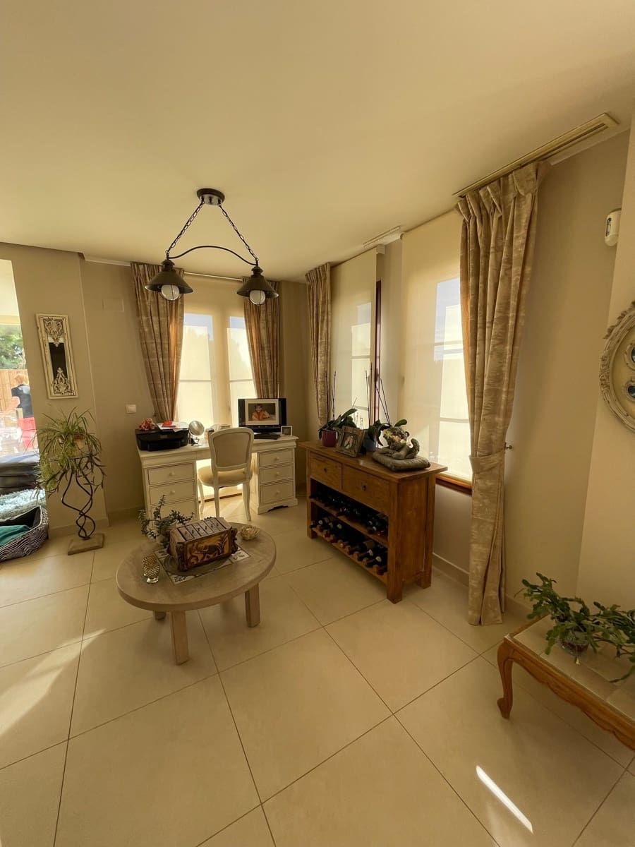 Chalet de 4 habitaciones en Finestrat en venta con piscina garaje - 649.000 € (Ref: 7954141)