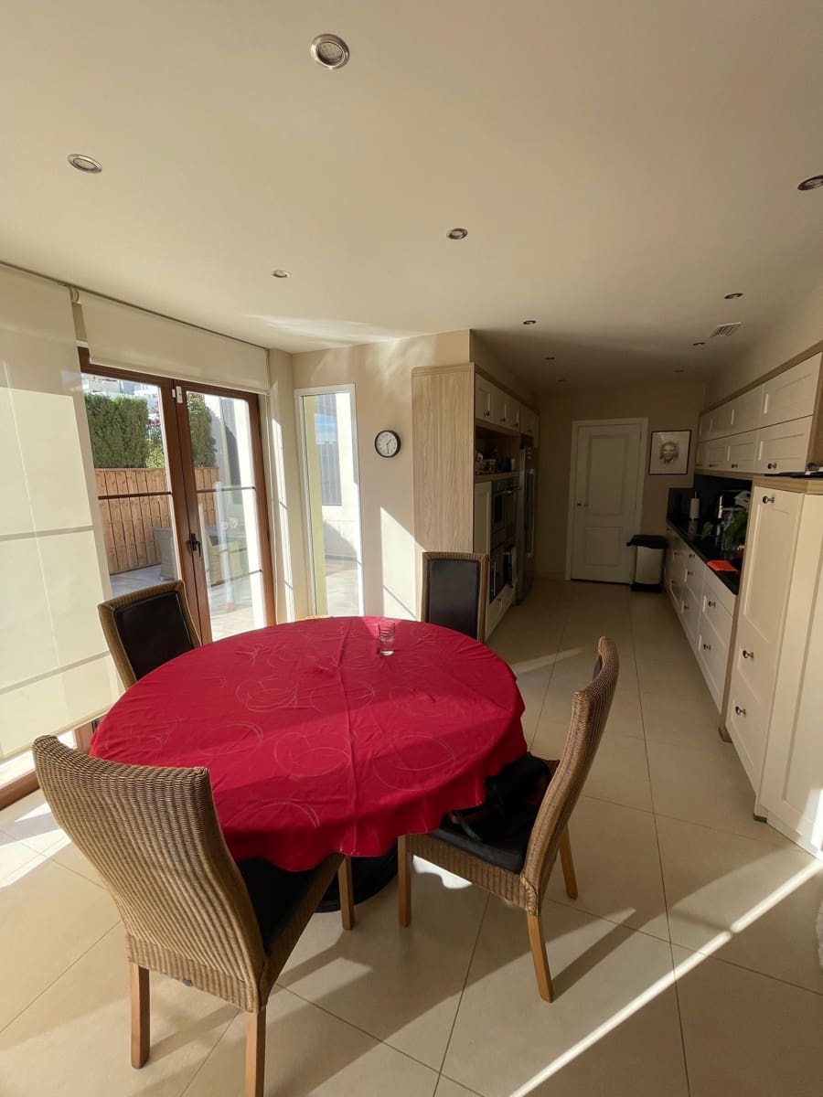 Chalet de 4 habitaciones en Finestrat en venta con piscina garaje - 649.000 € (Ref: 7954141)