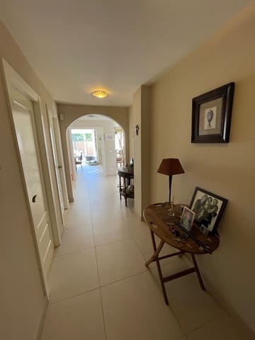 Chalet de 4 habitaciones en Finestrat en venta con piscina garaje - 649.000 € (Ref: 7954141)