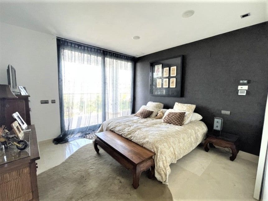 5 bedroom Villa for sale in Altea with pool garage - € 1,800,000 (Ref: 8113801)