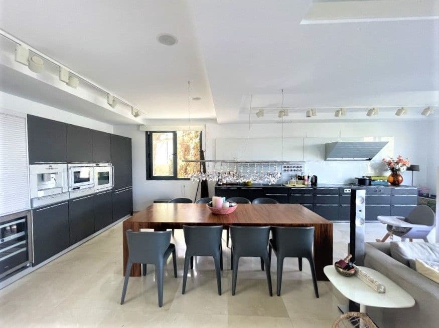 5 bedroom Villa for sale in Altea with pool garage - € 1,800,000 (Ref: 8113801)