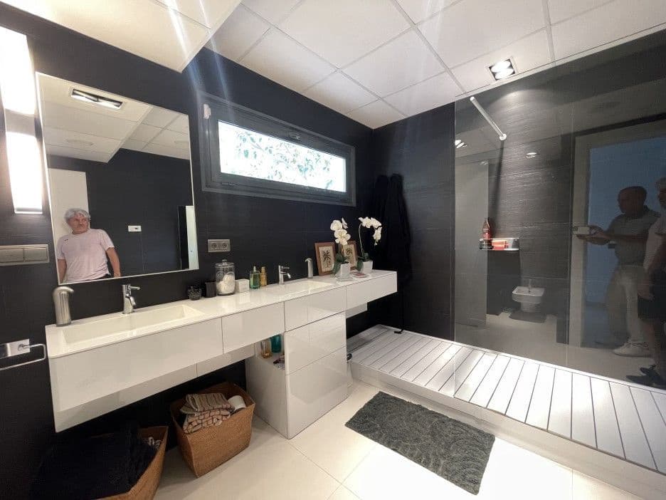 5 bedroom Villa for sale in Altea with pool garage - € 1,800,000 (Ref: 8113801)