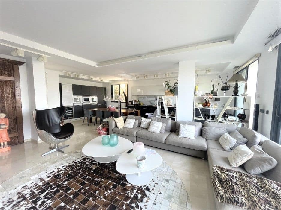 5 bedroom Villa for sale in Altea with pool garage - € 1,800,000 (Ref: 8113801)