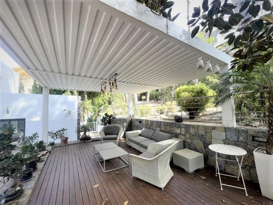 5 bedroom Villa for sale in Altea with pool garage - € 1,800,000 (Ref: 8113801)