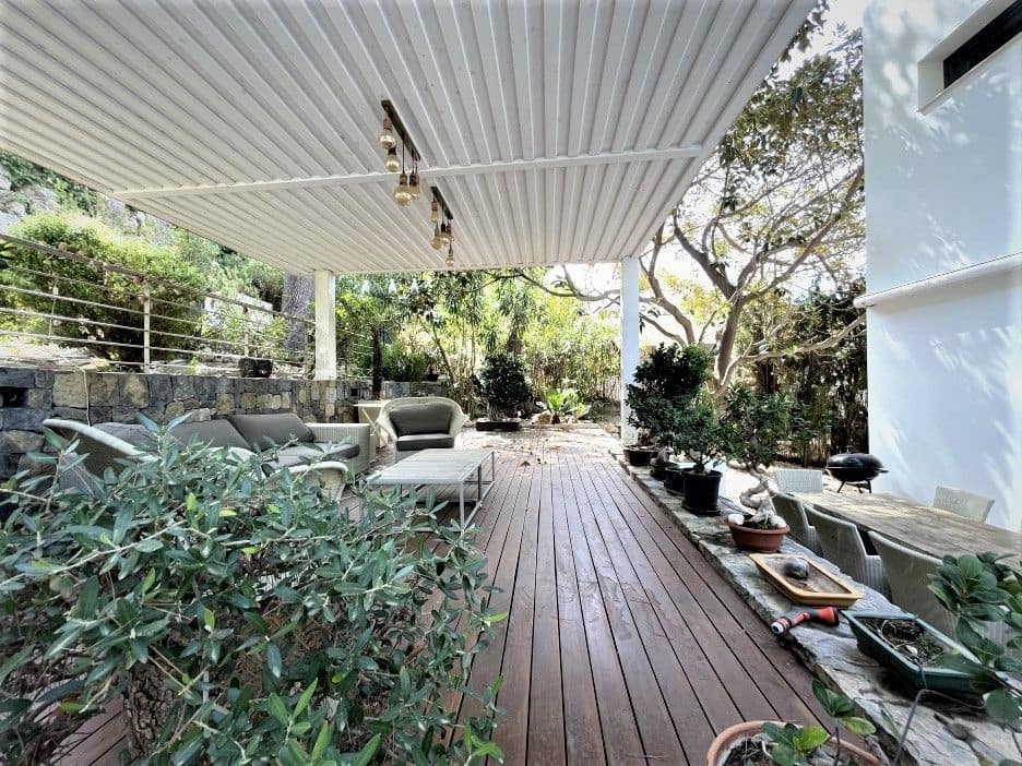 5 bedroom Villa for sale in Altea with pool garage - € 1,800,000 (Ref: 8113801)