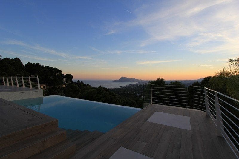 3 bedroom Villa for sale in Altea with pool garage - € 1,750,000 (Ref: 8154045)