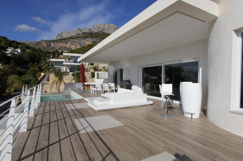 3 bedroom Villa for sale in Altea with pool garage - € 1,750,000 (Ref: 8154045)