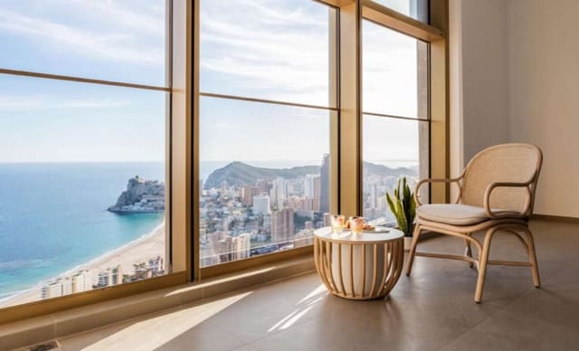 3 chambre Appartement à vendre à Playa Poniente, Benidorm avec piscine garage - 995 000 € (Ref: 8372497)