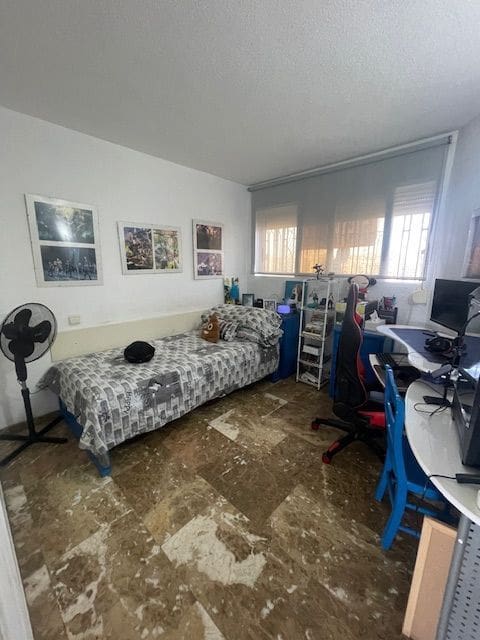 4 bedroom Apartment for sale in Alicante / Alacant city with pool garage - € 635,000 (Ref: 8415050)