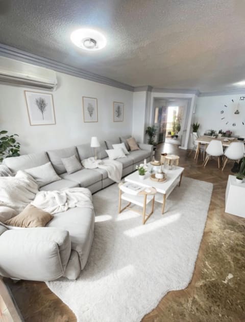 4 bedroom Apartment for sale in Alicante / Alacant city with pool garage - € 635,000 (Ref: 8415050)