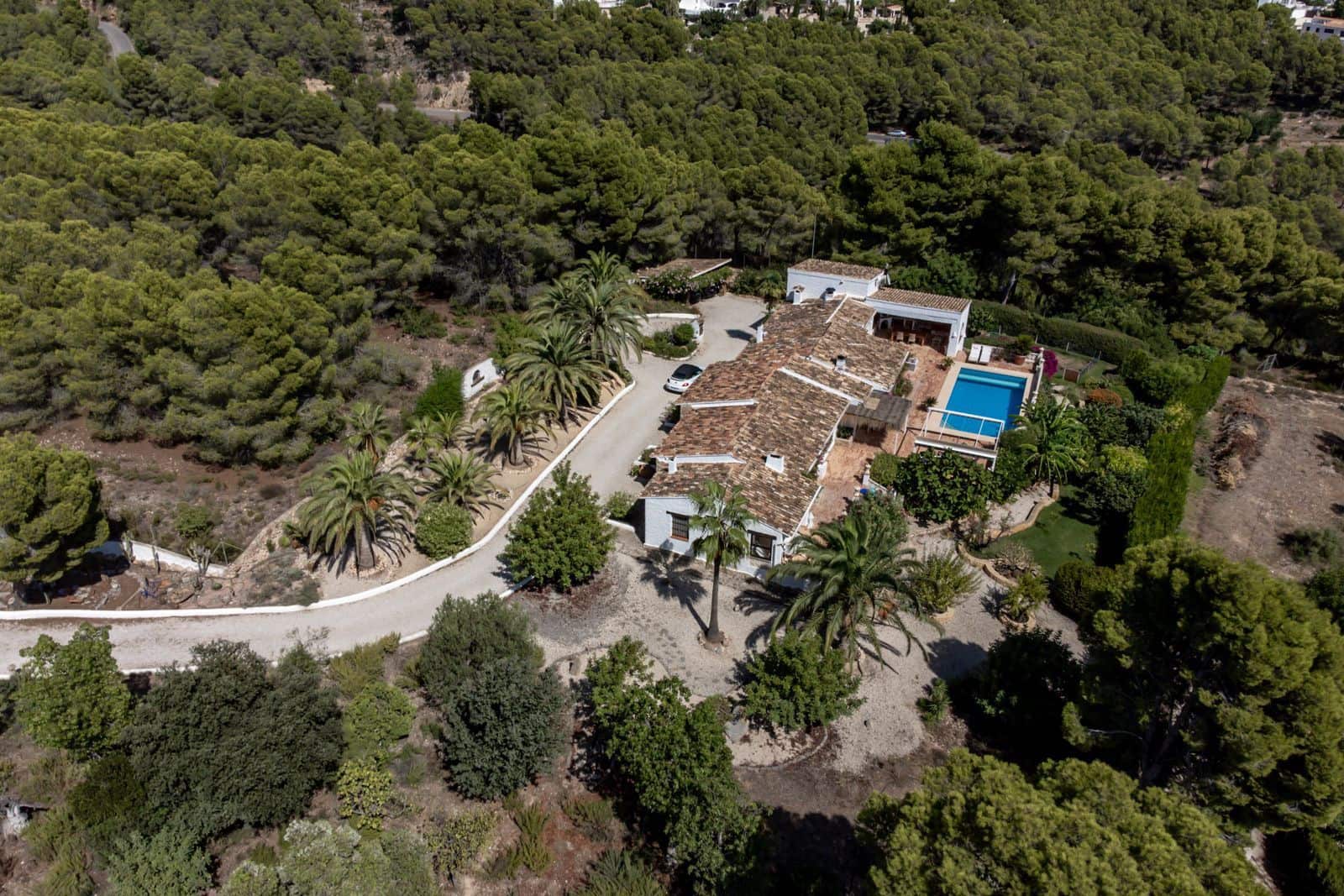 5 bedroom Villa for sale in Altea with pool garage - € 1,890,000 (Ref: 8576226)