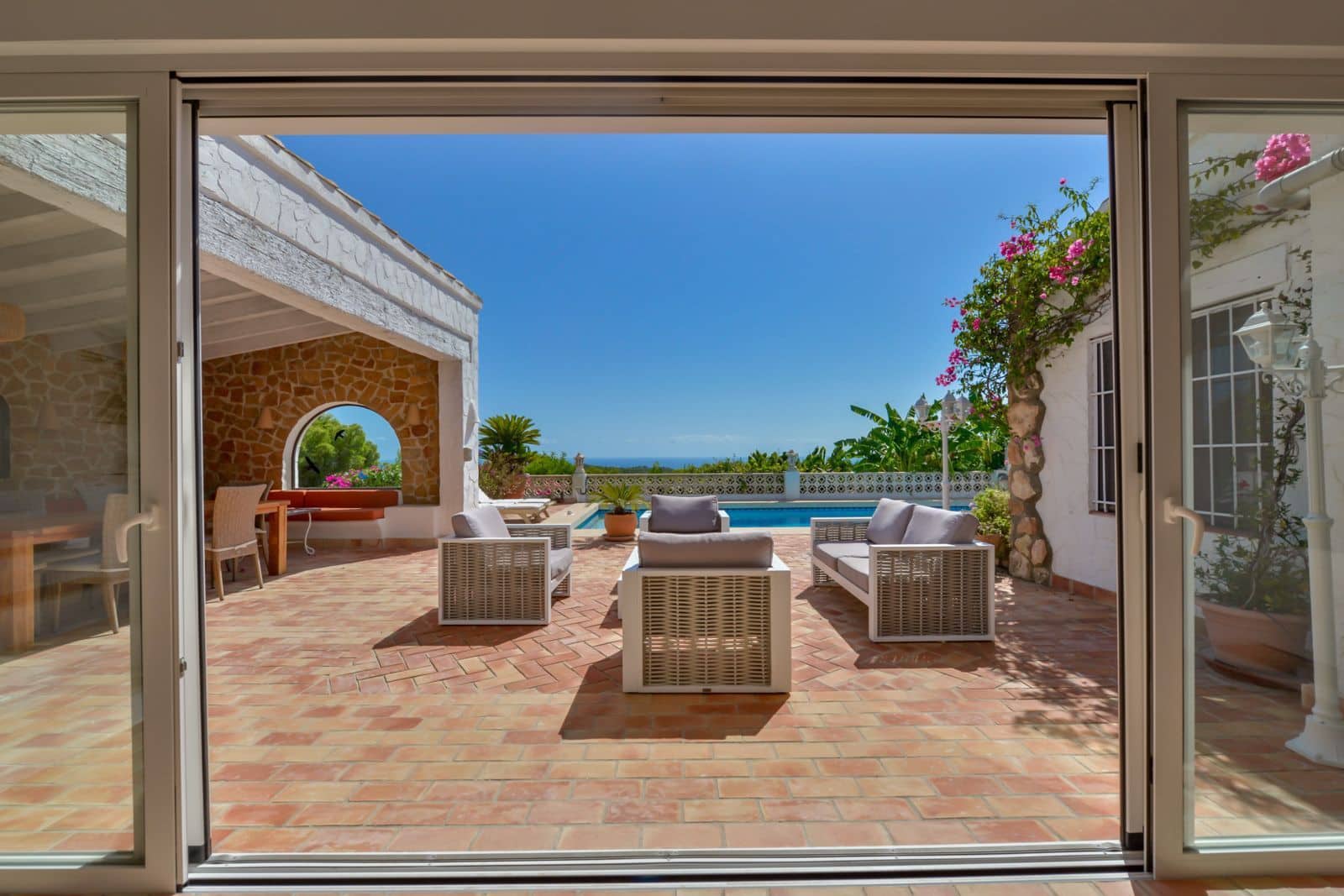 5 bedroom Villa for sale in Altea with pool garage - € 1,890,000 (Ref: 8576226)