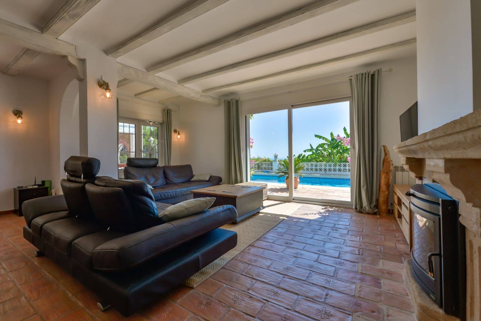 5 bedroom Villa for sale in Altea with pool garage - € 1,890,000 (Ref: 8576226)