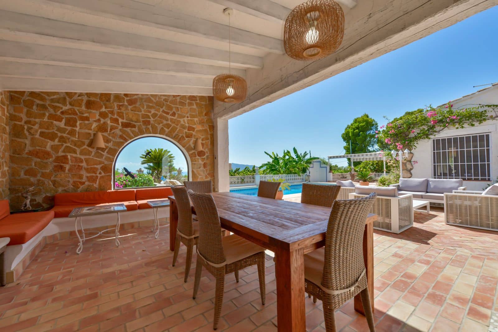 5 bedroom Villa for sale in Altea with pool garage - € 1,890,000 (Ref: 8576226)