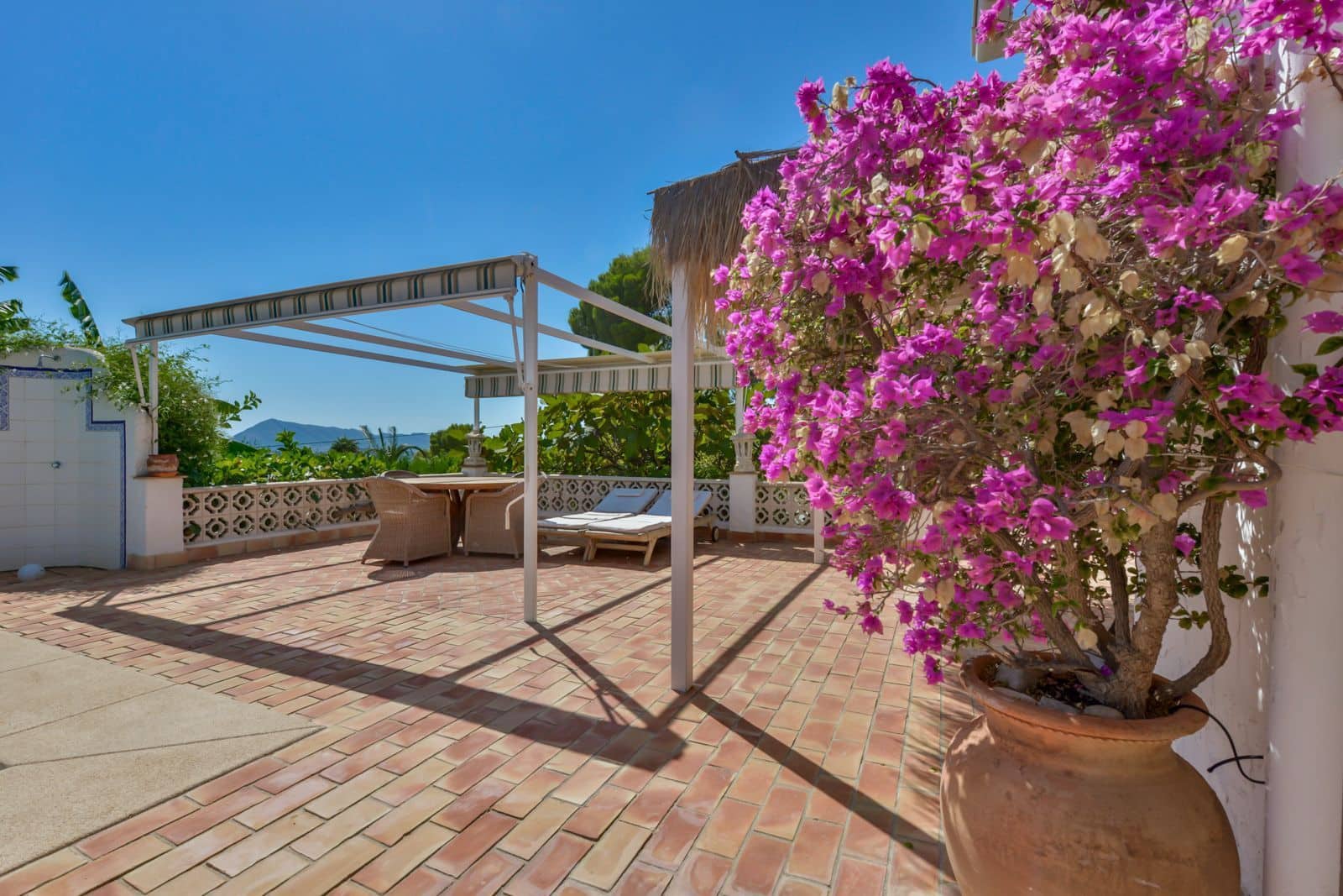 5 bedroom Villa for sale in Altea with pool garage - € 1,890,000 (Ref: 8576226)