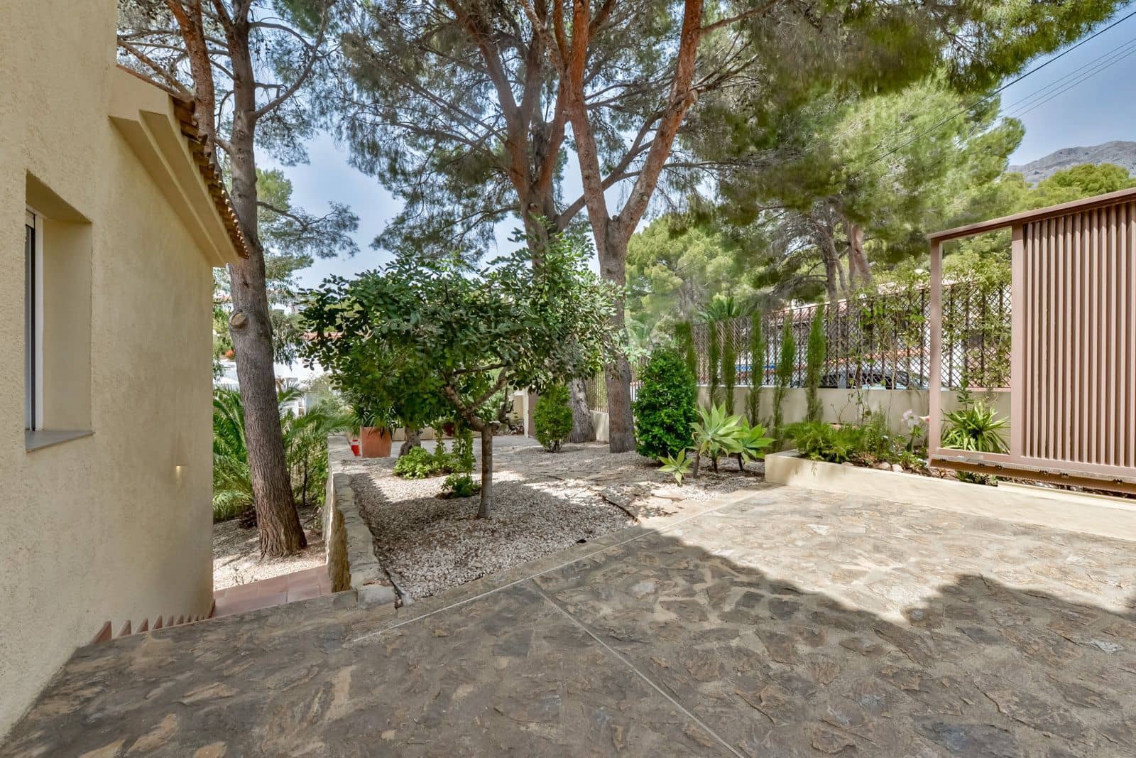 3 bedroom Villa for sale in Altea with pool - € 750,000 (Ref: 8590319)