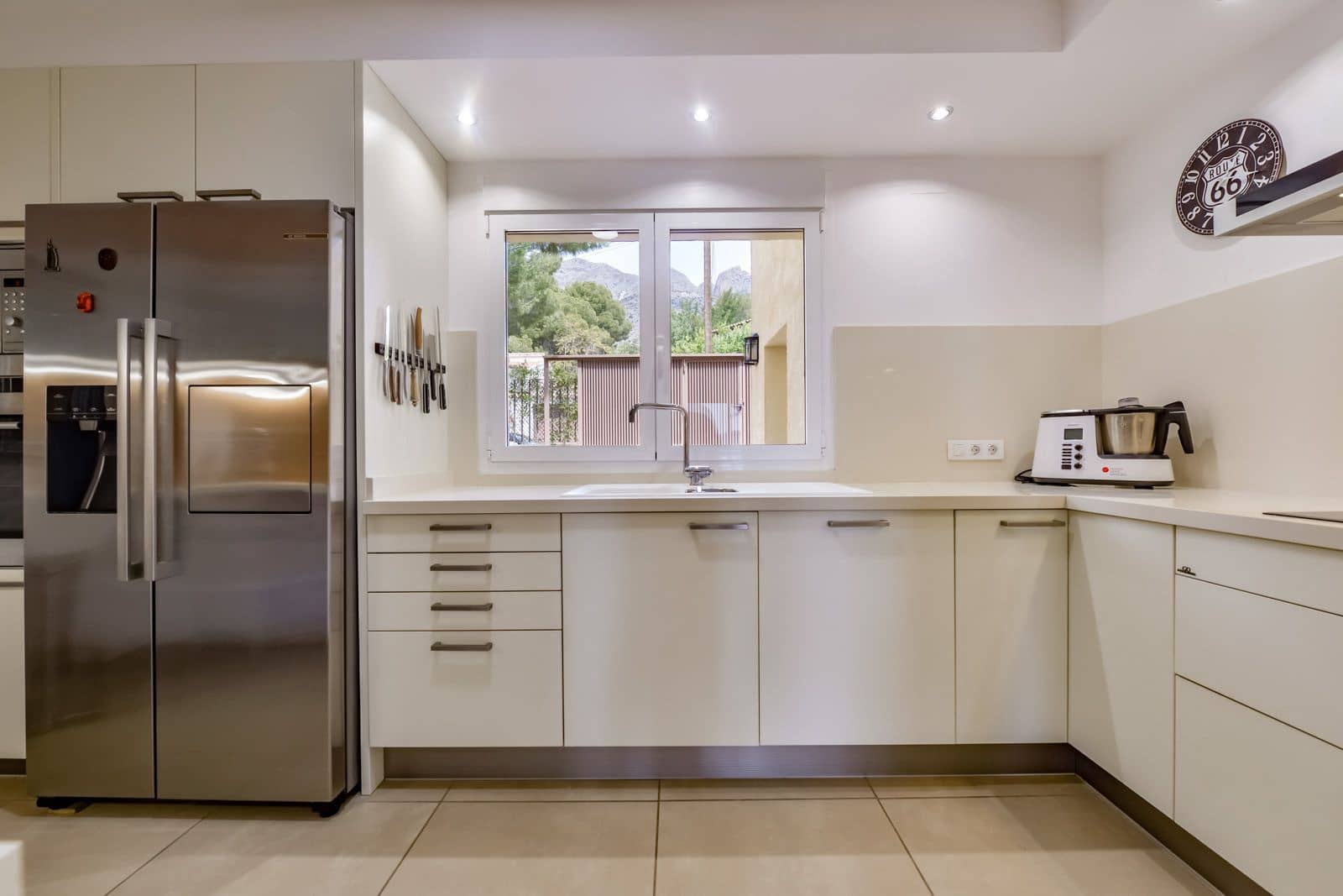 3 bedroom Villa for sale in Altea with pool - € 750,000 (Ref: 8590319)