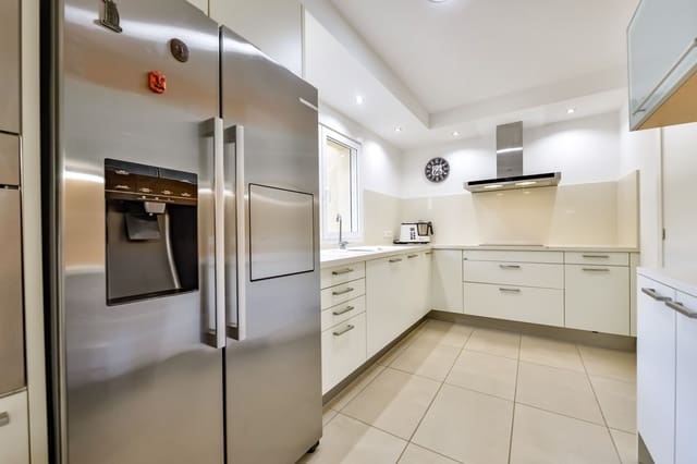 3 bedroom Villa for sale in Altea with pool - € 750,000 (Ref: 8590319)