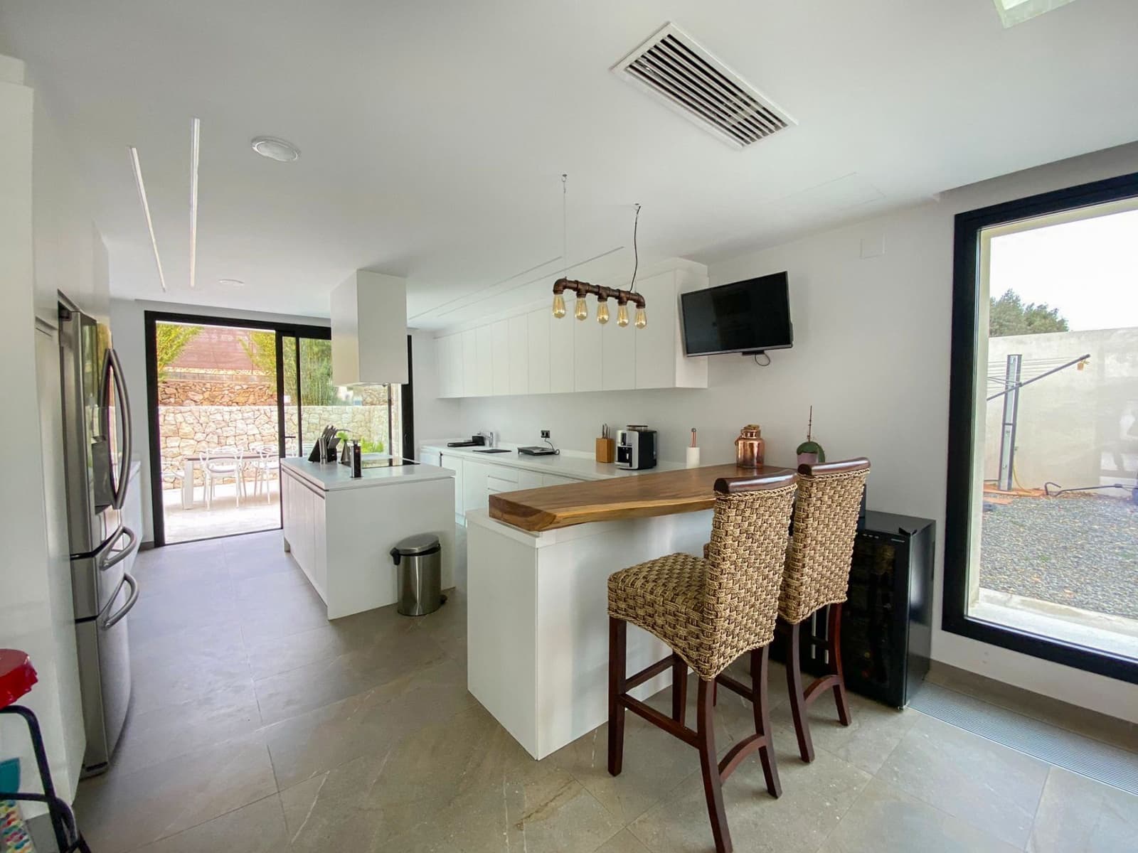 3 bedroom Villa for sale in Polop with pool garage - € 845,000 (Ref: 8603321)