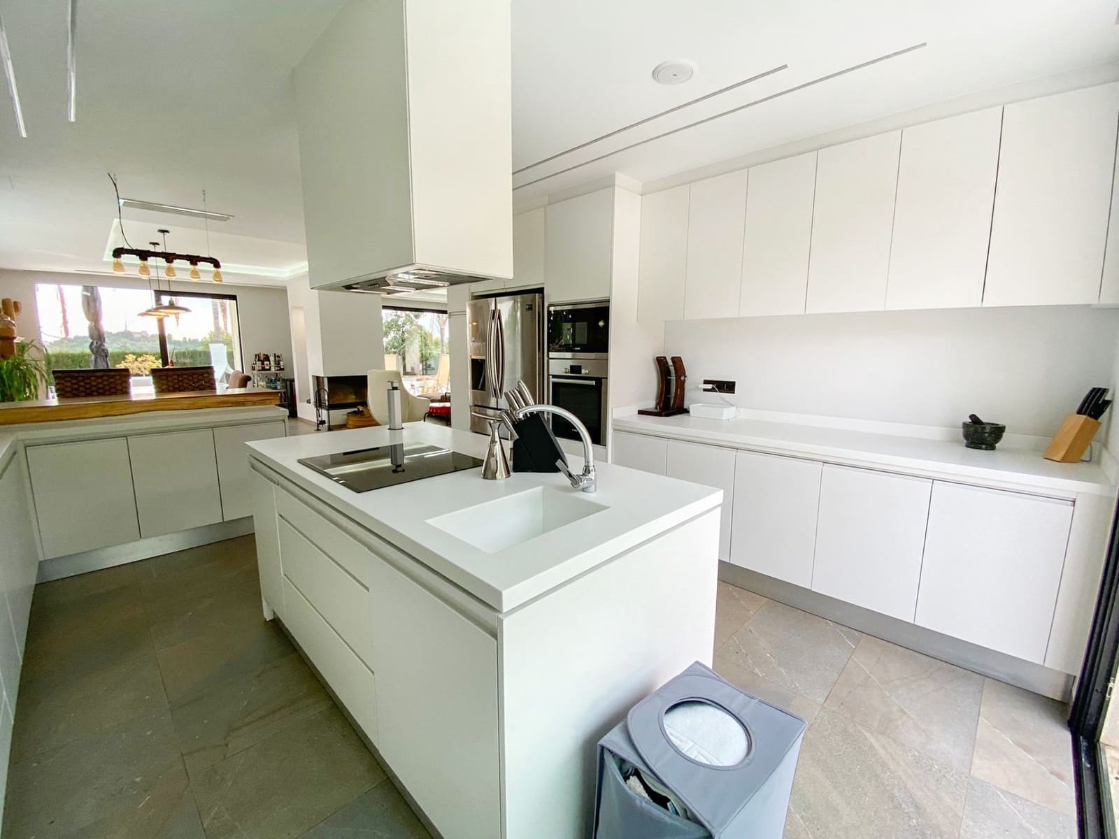 3 bedroom Villa for sale in Polop with pool garage - € 845,000 (Ref: 8603321)