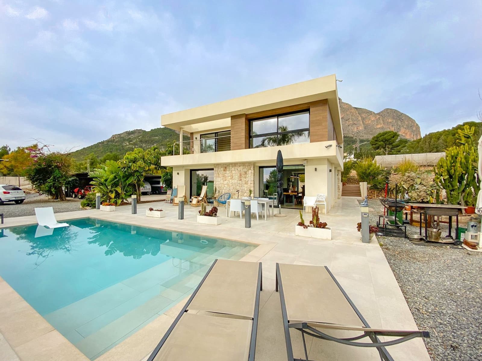 3 bedroom Villa for sale in Polop with pool garage - € 845,000 (Ref: 8603321)