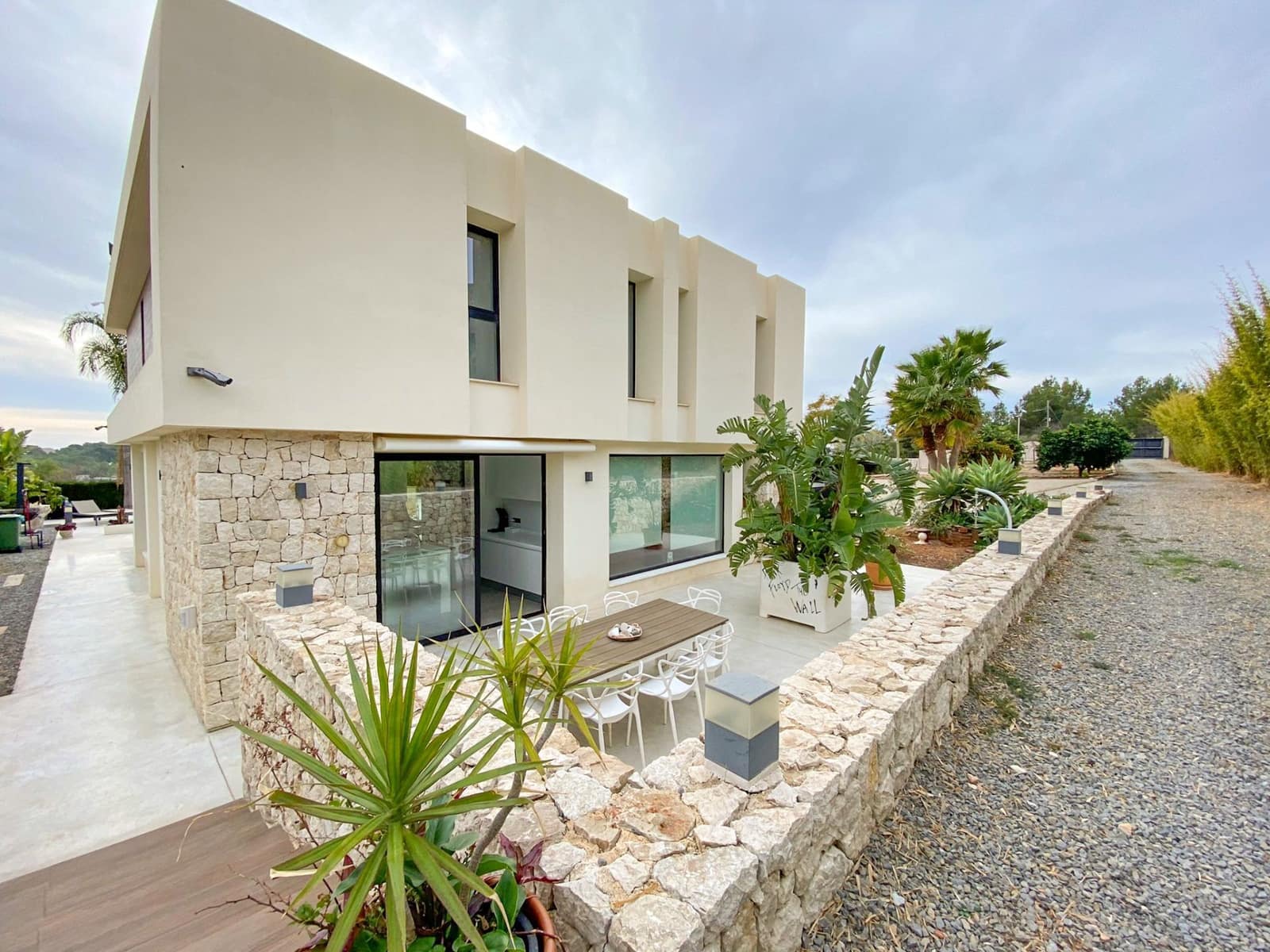 3 bedroom Villa for sale in Polop with pool garage - € 845,000 (Ref: 8603321)