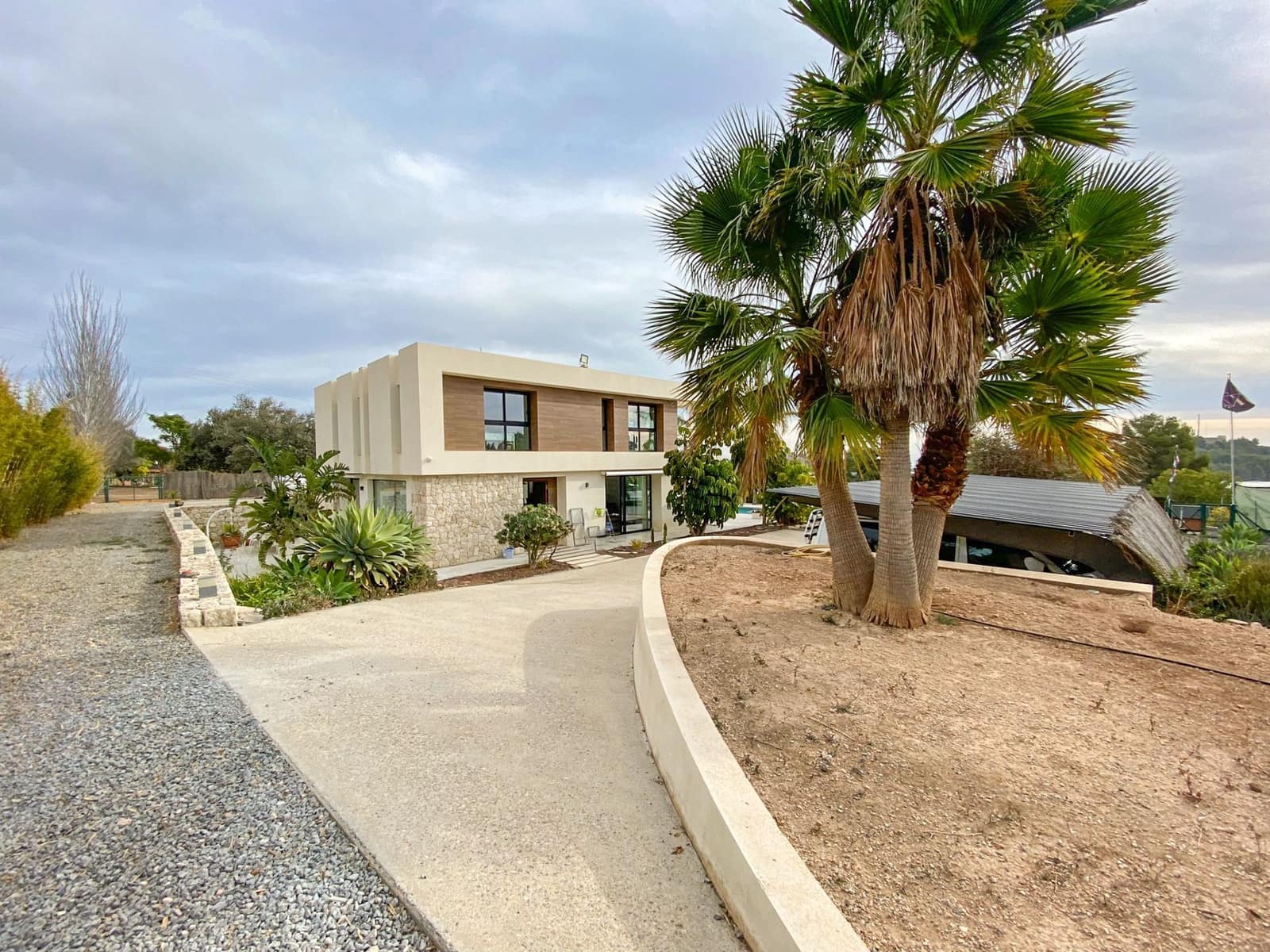 3 bedroom Villa for sale in Polop with pool garage - € 845,000 (Ref: 8603321)