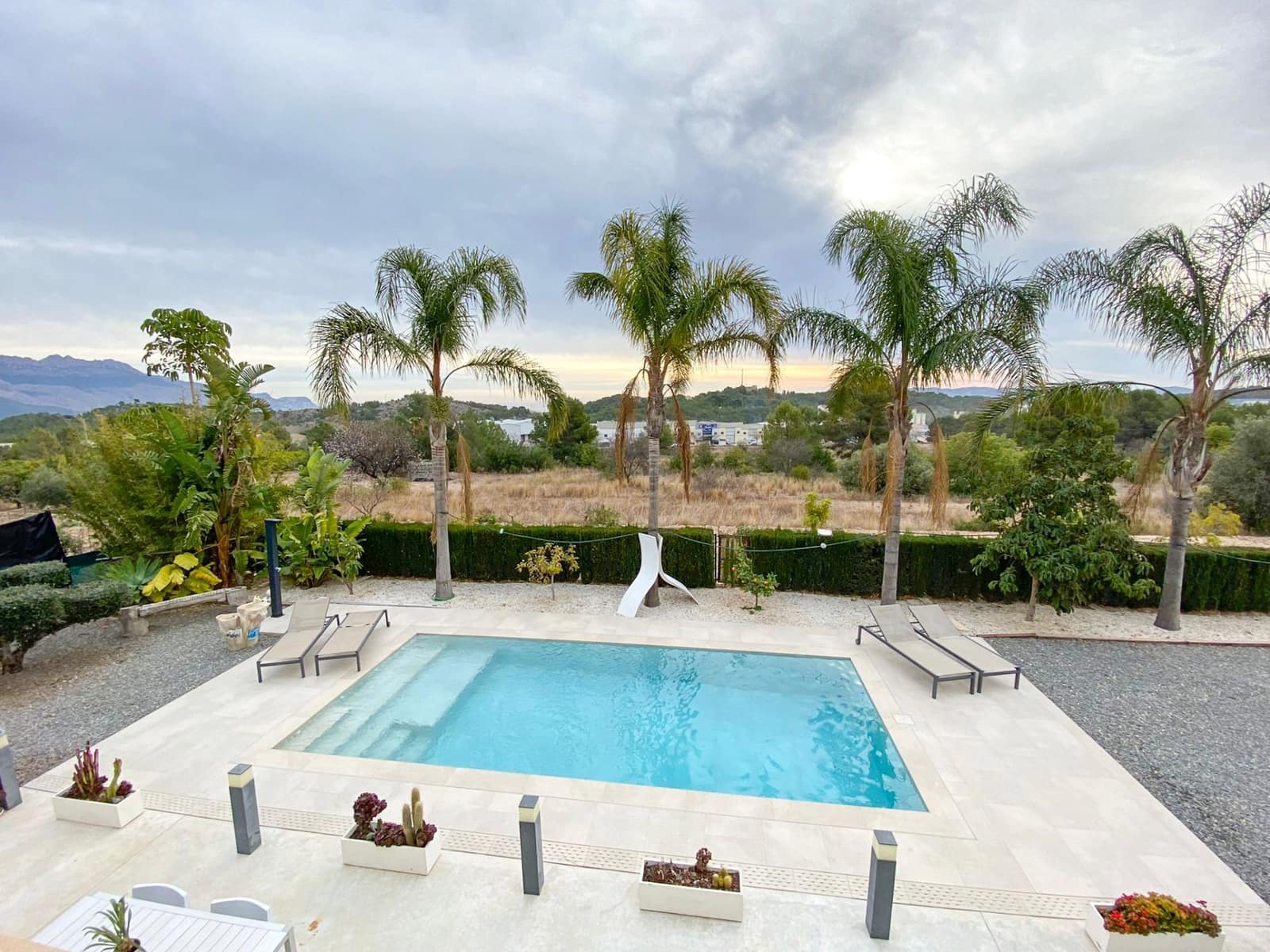 3 bedroom Villa for sale in Polop with pool garage - € 845,000 (Ref: 8603321)