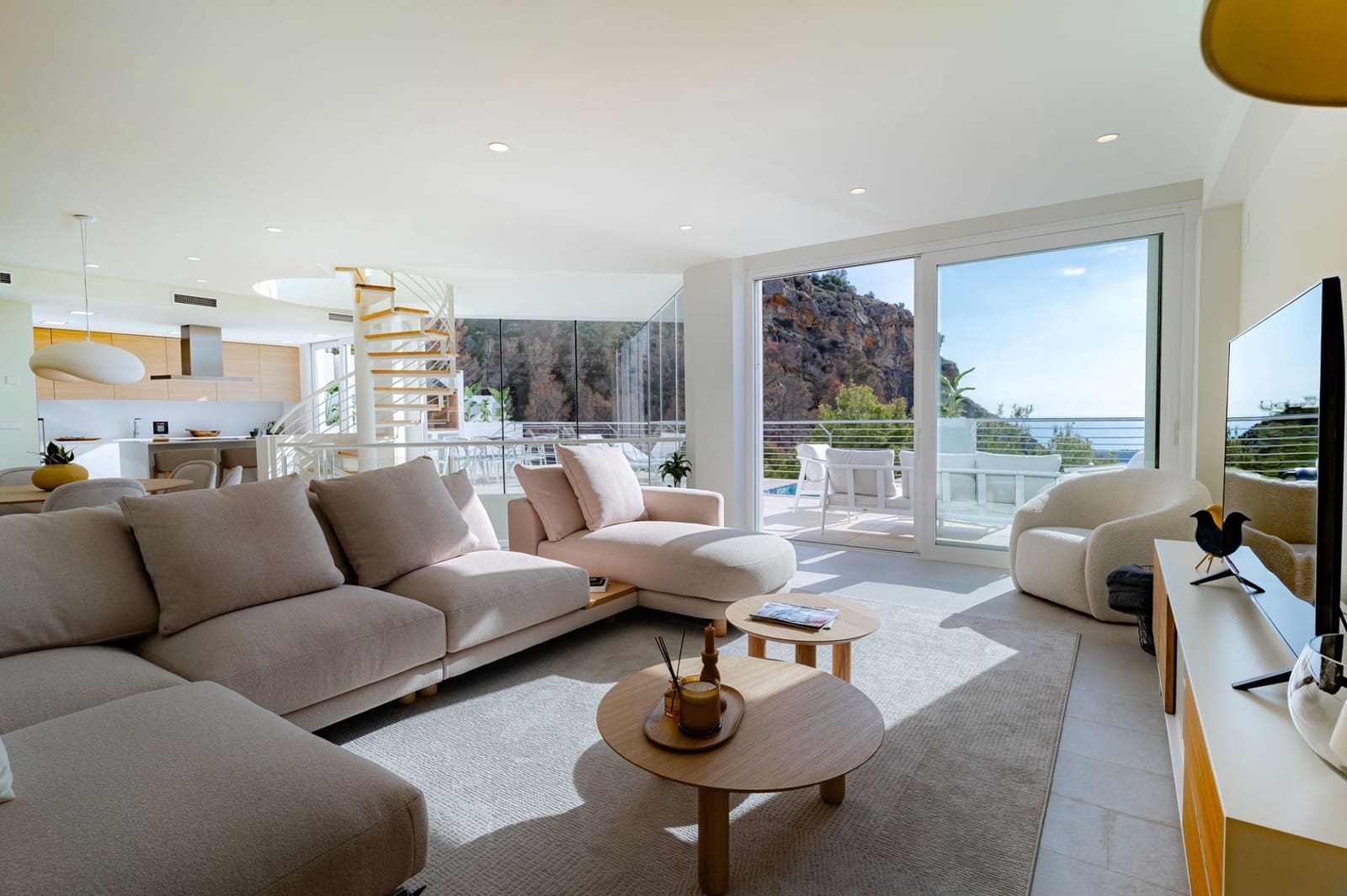 4 bedroom Villa for sale in Altea with pool garage - € 1,095,000 (Ref: 8677547)