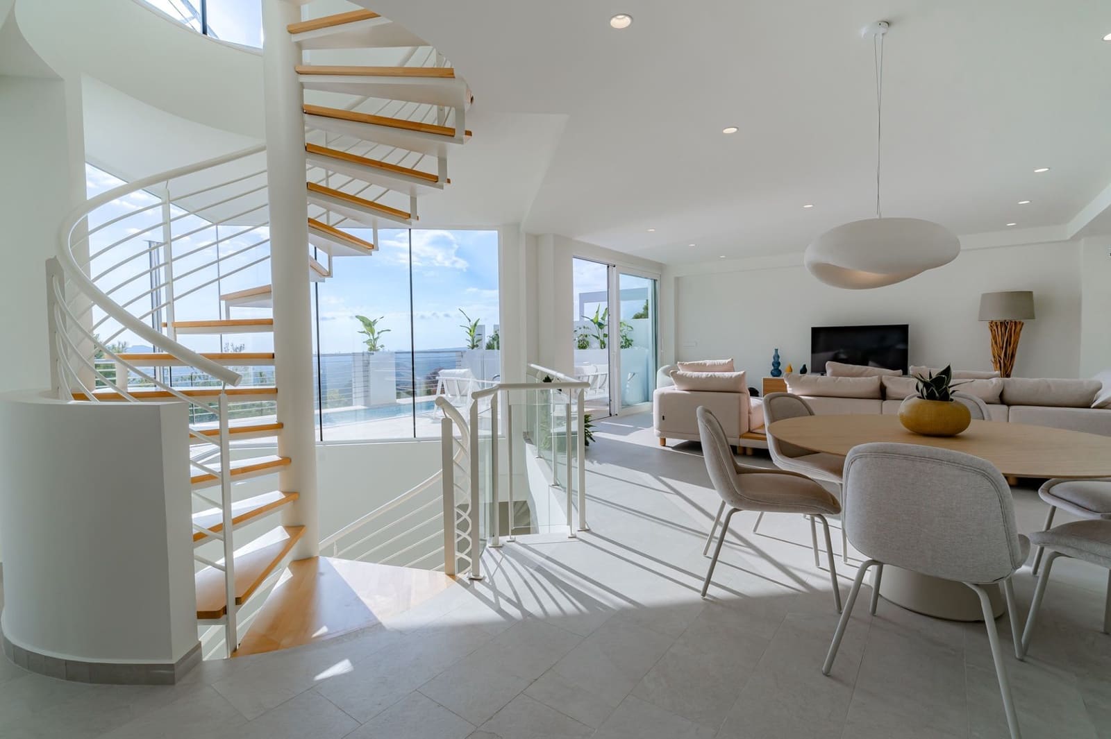 4 bedroom Villa for sale in Altea with pool garage - € 1,095,000 (Ref: 8677547)