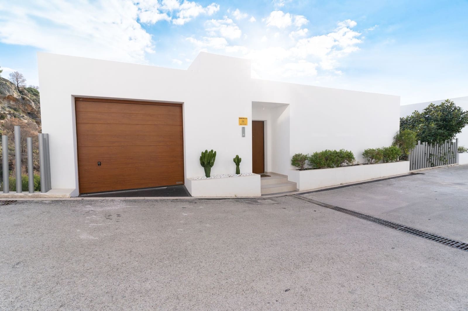 4 bedroom Villa for sale in Altea with pool garage - € 1,095,000 (Ref: 8677547)