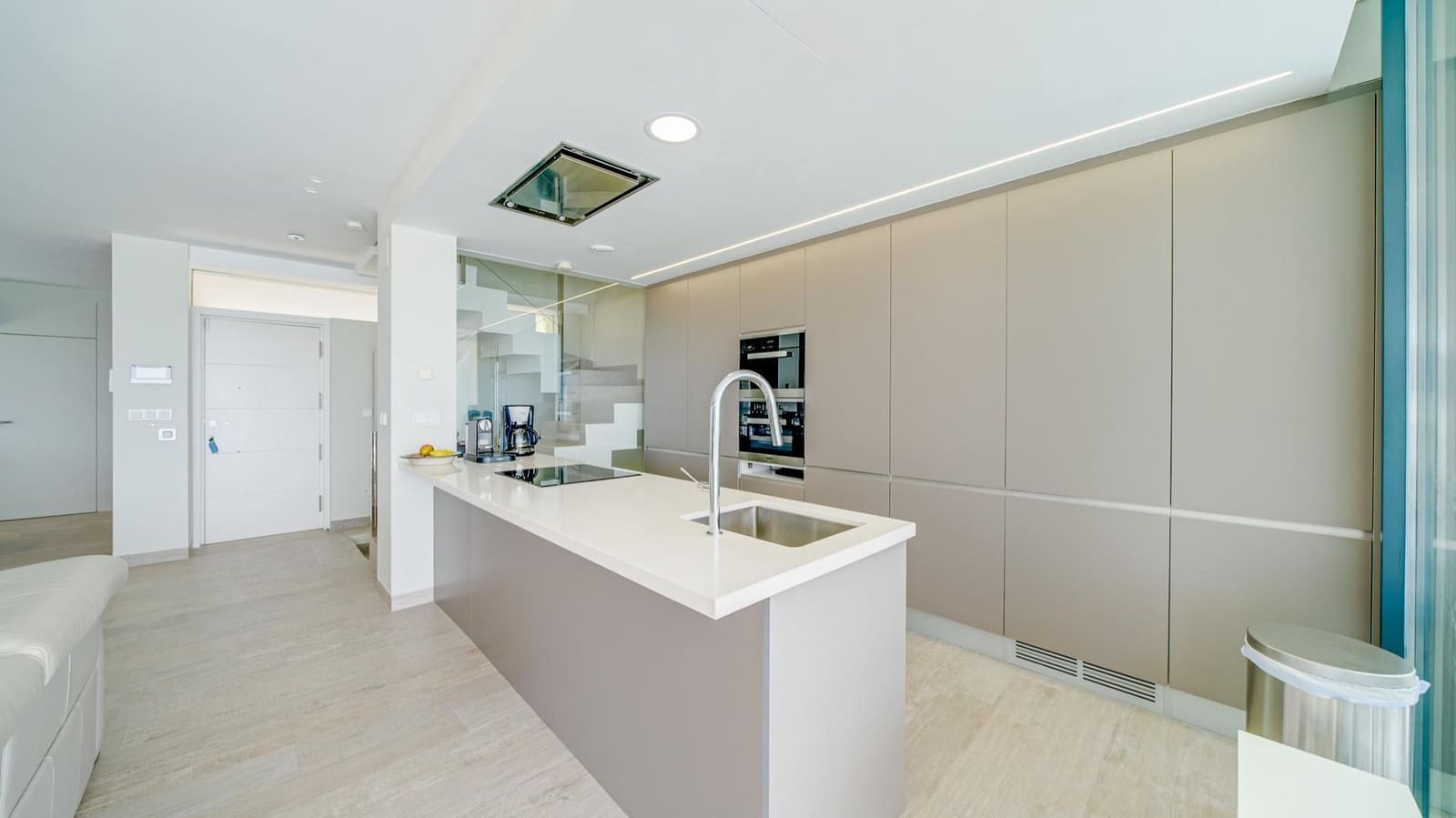 5 bedroom Villa for sale in Finestrat with pool garage - € 1,090,000 (Ref: 8677548)