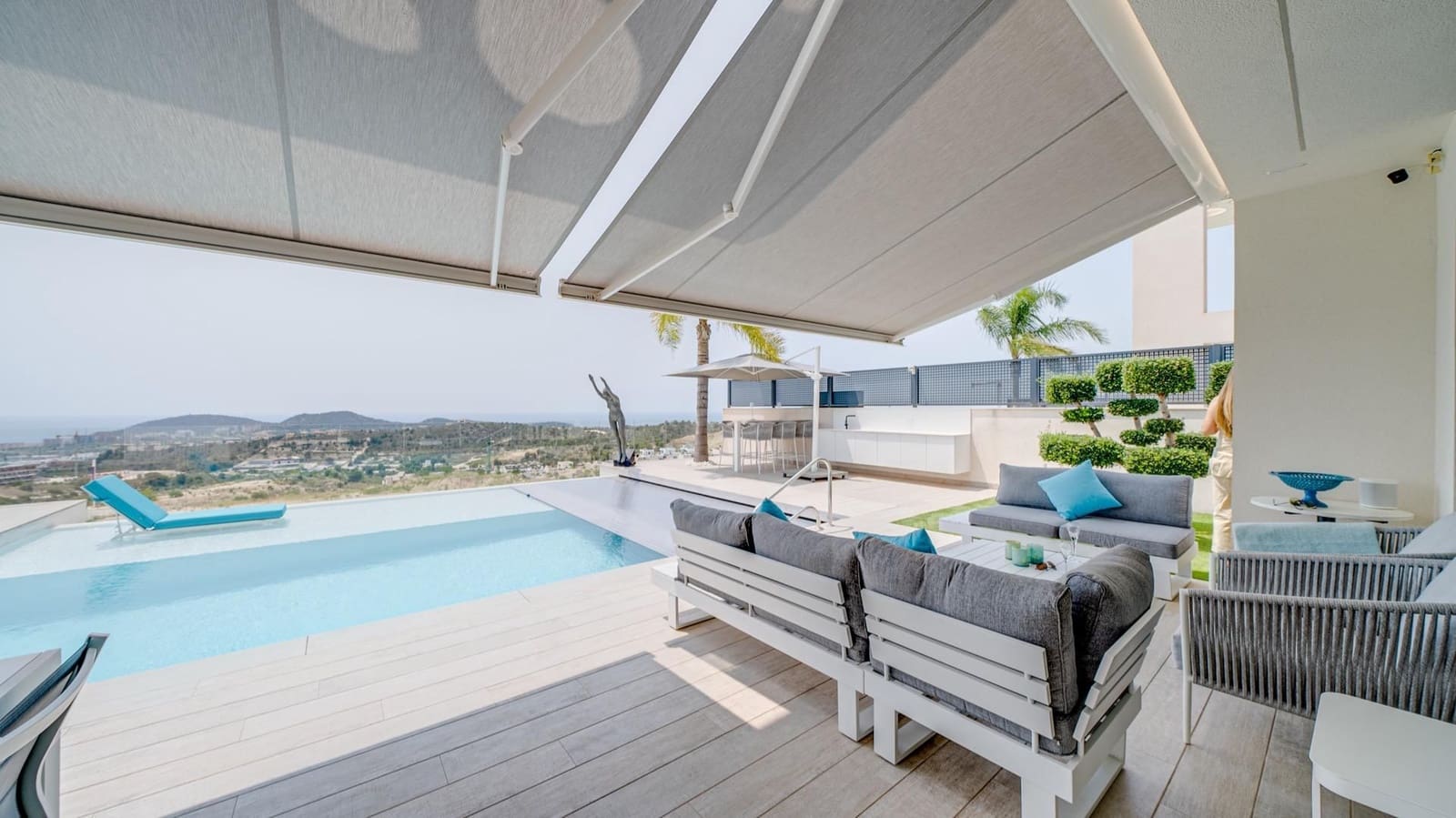 5 bedroom Villa for sale in Finestrat with pool garage - € 1,090,000 (Ref: 8677548)