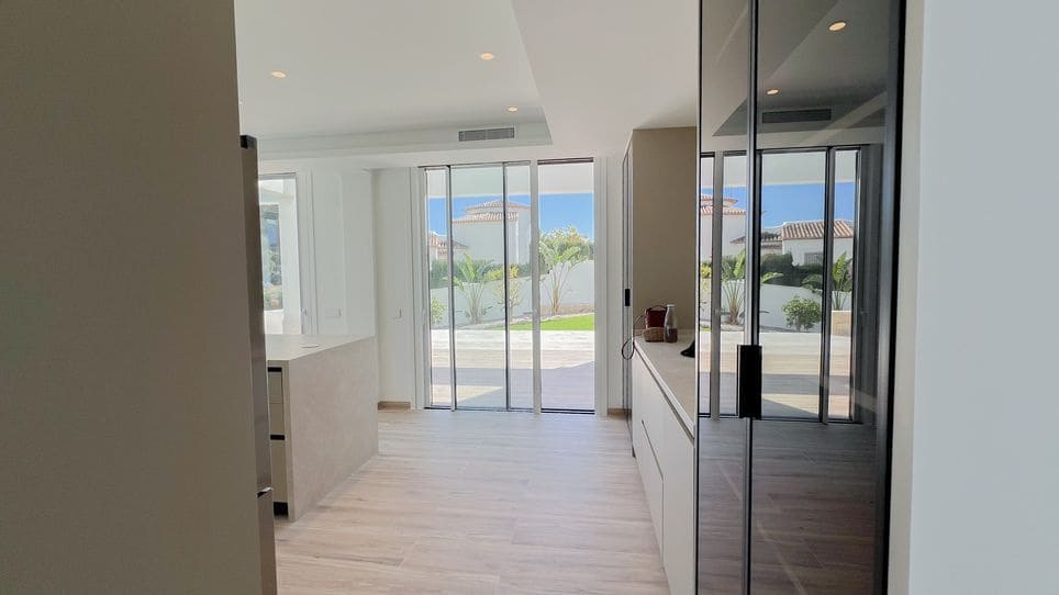 4 bedroom Villa for sale in Benissa with pool garage - € 2,260,000 (Ref: 8892169)